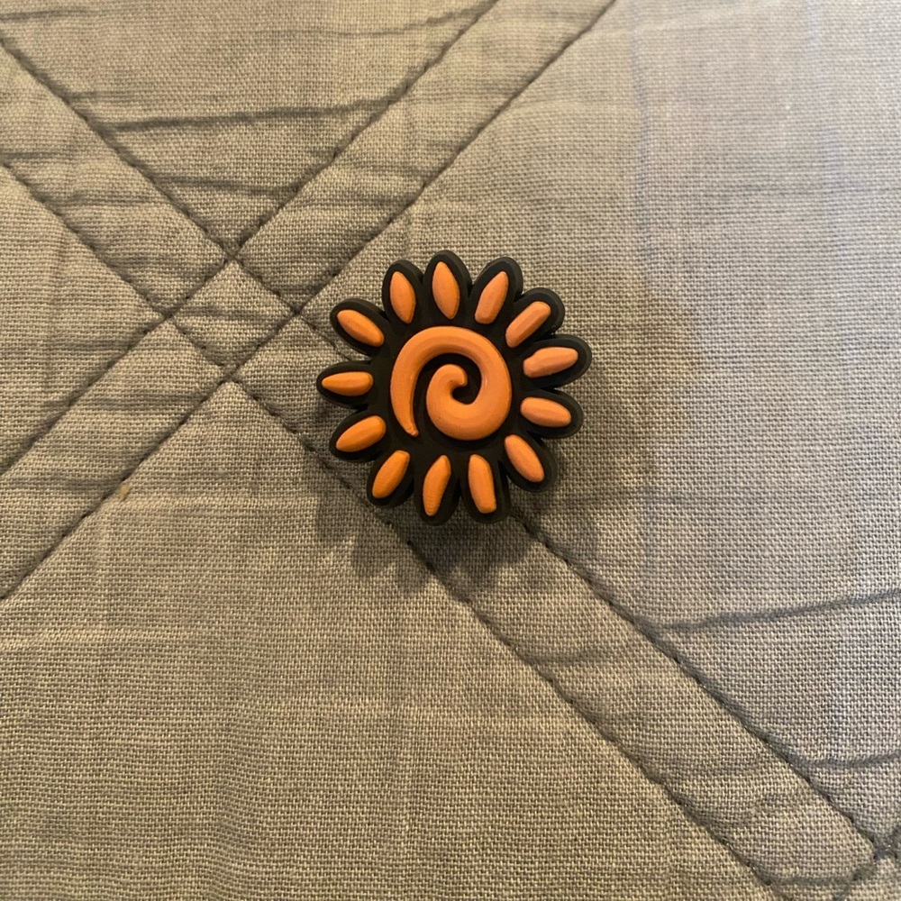 Sunflower Spiral Croc Jibblet NWOT